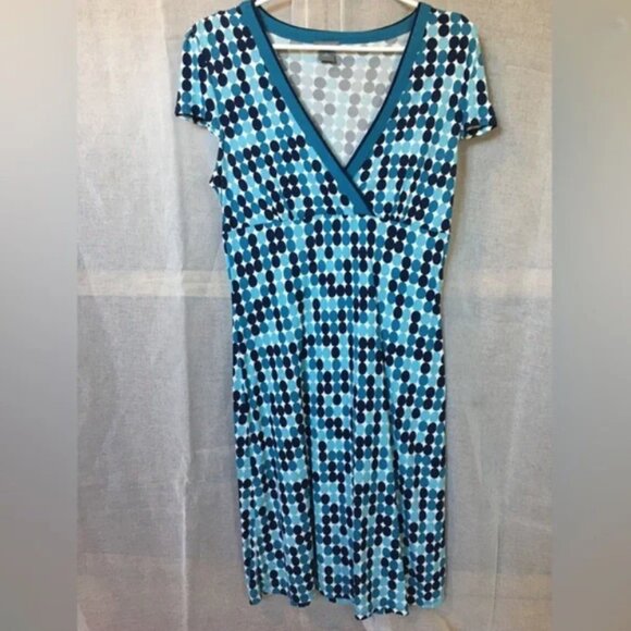 Ann Taylor V Neck Summer Dress - Picture 2 of 4